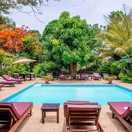 Отель Hibiscus House Gambia Бруфут Экстерьер фото