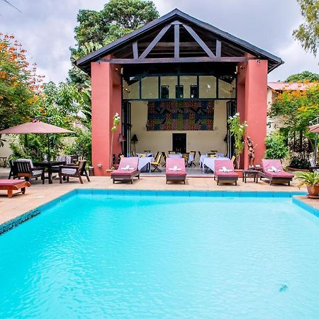 Отель Hibiscus House Gambia Бруфут Экстерьер фото