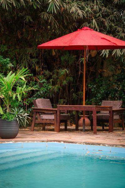 Отель Hibiscus House Gambia Бруфут Экстерьер фото