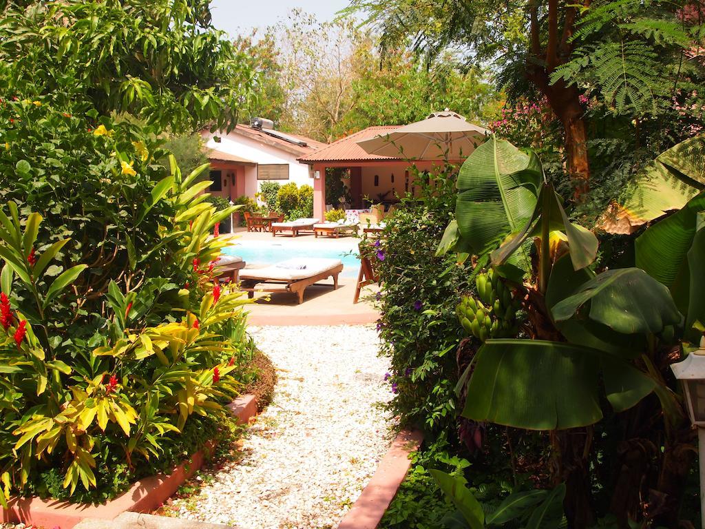 Отель Hibiscus House Gambia Бруфут Экстерьер фото