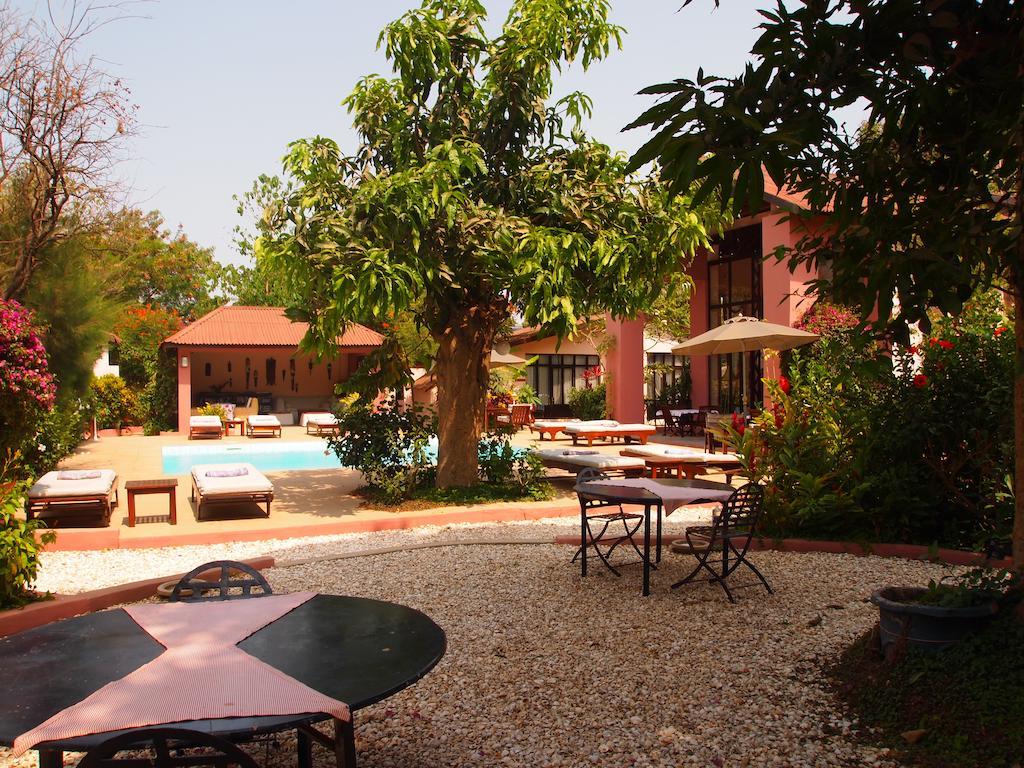 Отель Hibiscus House Gambia Бруфут Экстерьер фото