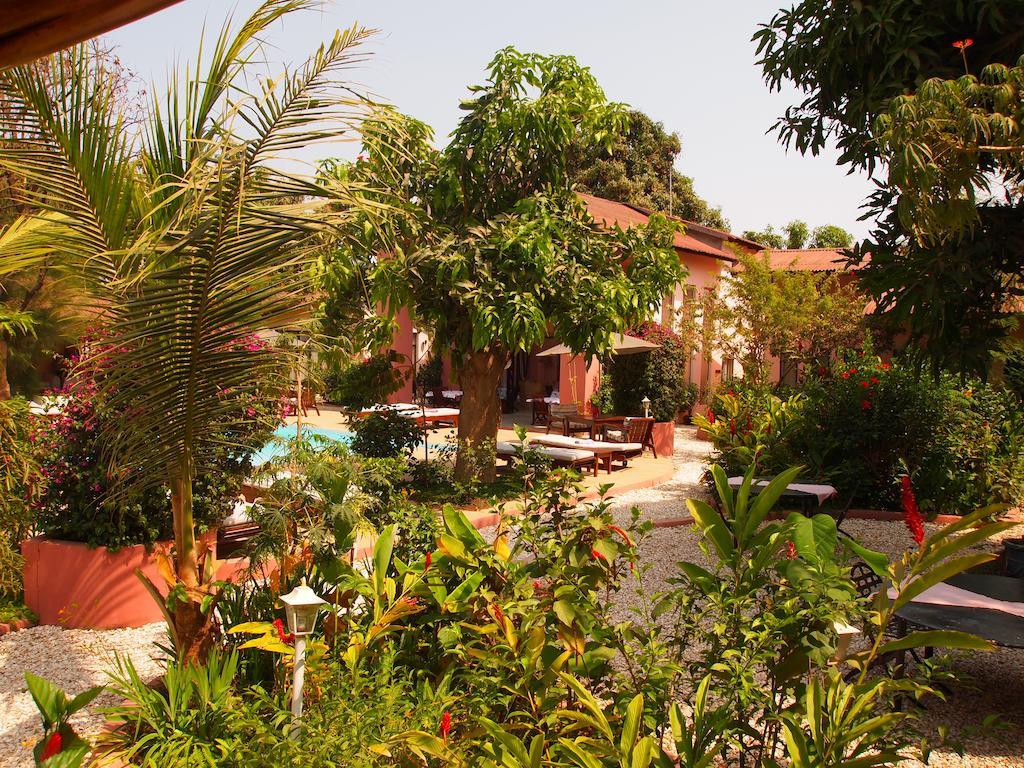 Отель Hibiscus House Gambia Бруфут Экстерьер фото