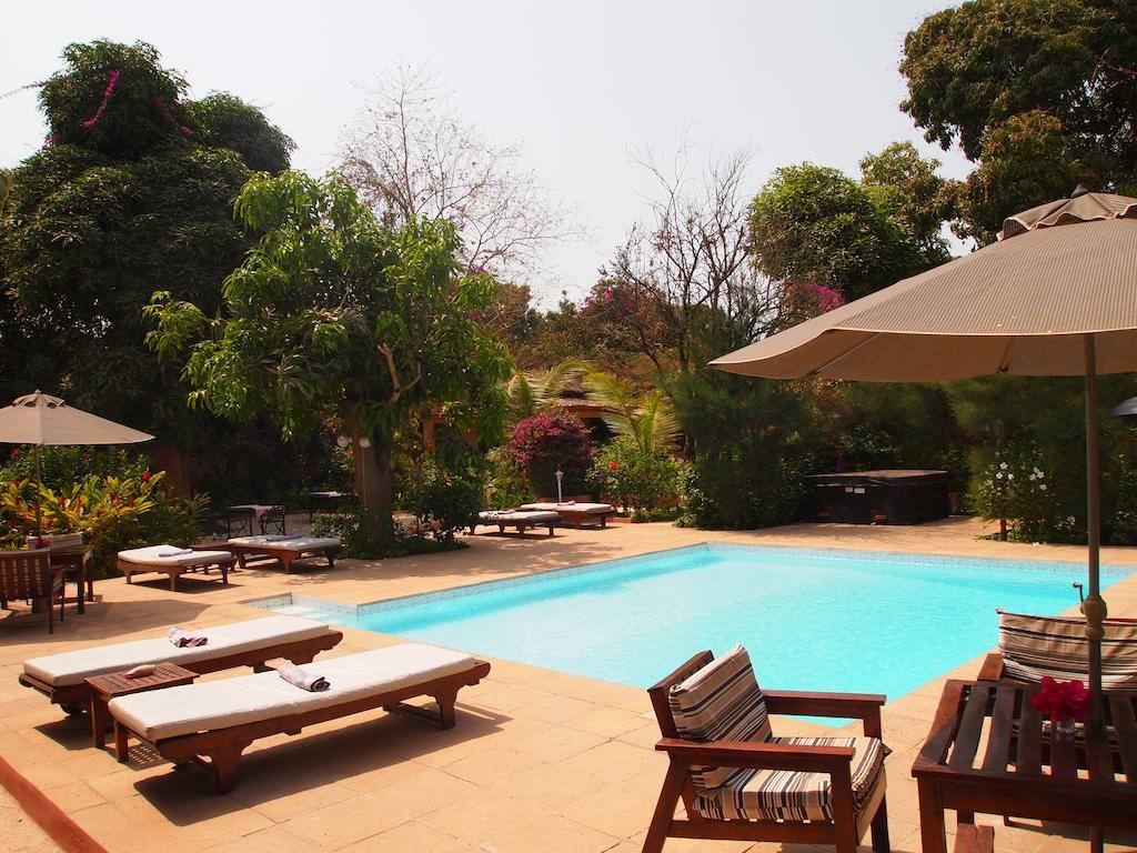 Отель Hibiscus House Gambia Бруфут Экстерьер фото