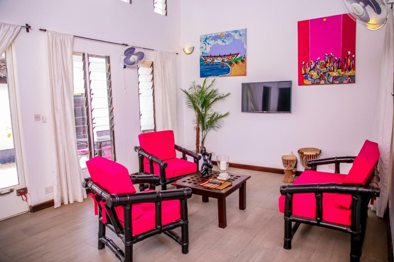 Отель Hibiscus House Gambia Бруфут Экстерьер фото