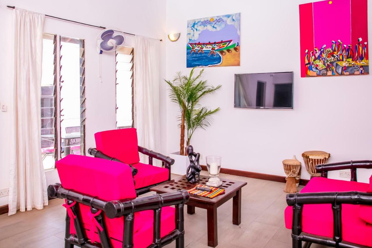 Отель Hibiscus House Gambia Бруфут Экстерьер фото